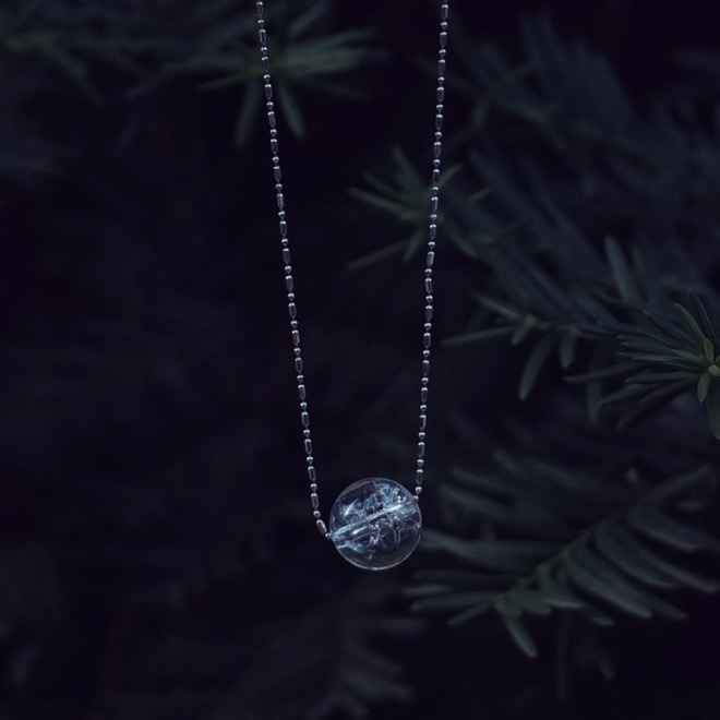 bubble planet necklace 01