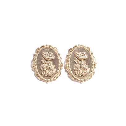 carnation with heart. antique frame earring 01